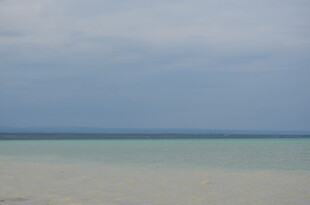 宁静海滩 海天相接之景