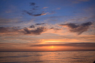 海边绝美日落天空景象