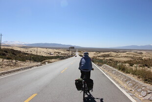 公路骑行者 迈向远方