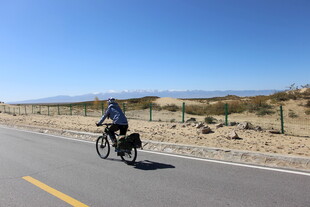 公路骑行者 享受自由之旅