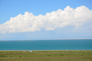蓝天碧海草原美丽风光
