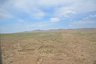 广袤荒凉的开阔原野