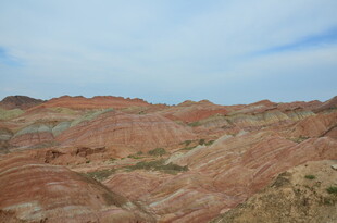七彩斑斓的壮丽丹霞地貌