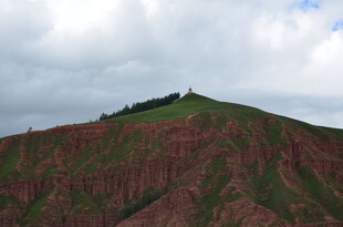 红山顶上的云雾景致