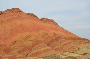 七彩斑斓的壮丽丹霞地貌