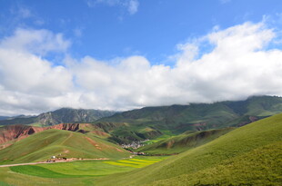 青山绿野间的美丽风光