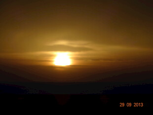 日落时分的壮丽天空景观