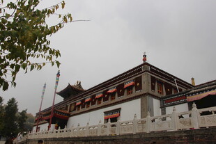 中式古建筑庙宇外观