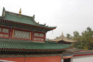 中式古建筑庙宇一角