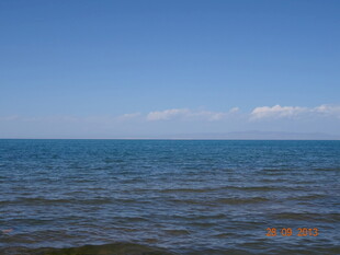 广阔海面与蓝天美景