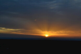 壮丽日落时分的天空景观