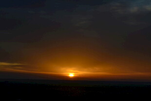 日落时分的壮丽天空景观