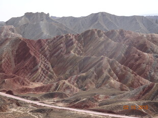七彩斑斓的壮丽丹霞地貌