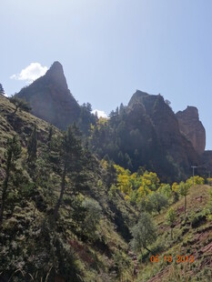 壮丽山景 山间绿意盎然