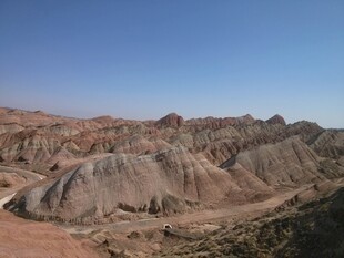 壮丽多彩的丹霞地貌景观