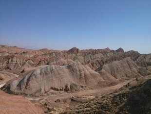 壮丽多彩的荒漠丘陵景观