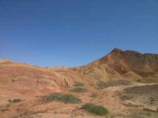 七彩斑斓的壮丽荒漠景观