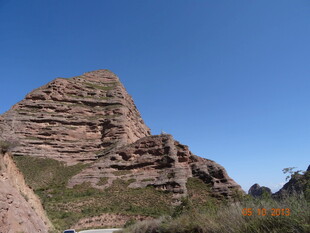 壮观层叠岩石山峰景观
