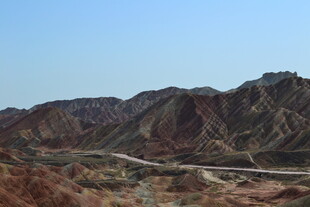 壮丽多彩的山间公路景观