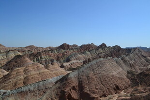 七彩丹霞地貌景观