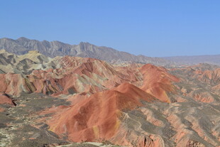 七彩丹霞地貌壮丽景观