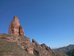 壮丽丹霞地貌山峰景观
