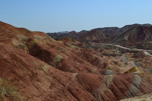 七彩斑斓的壮丽丹霞地貌