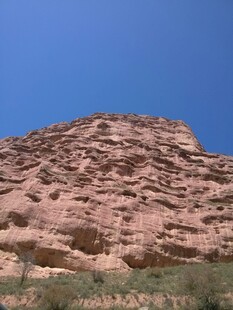 红色砂岩山丘景观