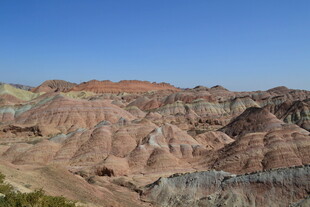 五彩斑斓的壮丽山地景观