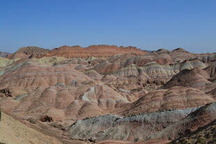 五彩斑斓的壮丽丹霞地貌
