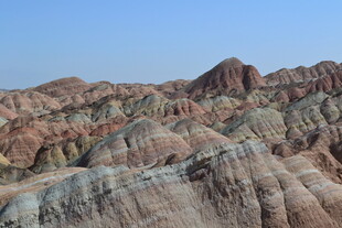 七彩斑斓的壮丽丹霞地貌