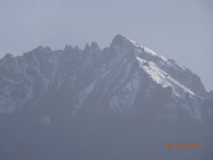 巍峨雪山壮丽景致