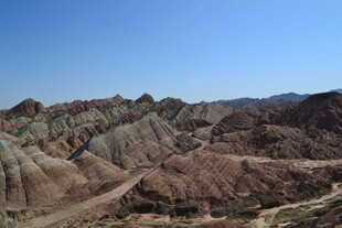 七彩丹霞地貌景观