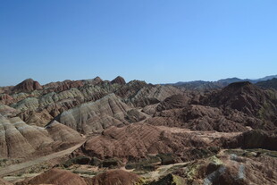 七彩丹霞地貌壮丽景观
