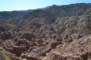 壮丽红色峡谷景观