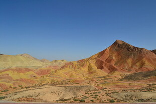 七彩斑斓的壮丽丹霞地貌