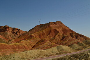 七彩斑斓的壮丽丹霞地貌