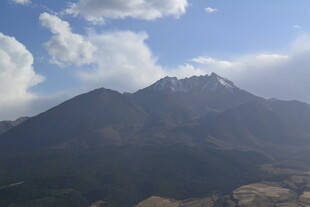 壮丽巍峨的高山景观