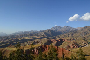 壮美多彩的山地风光