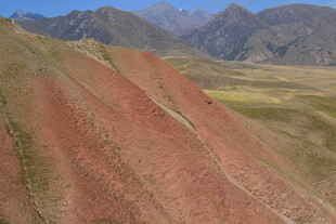 山间红土地 壮美风光