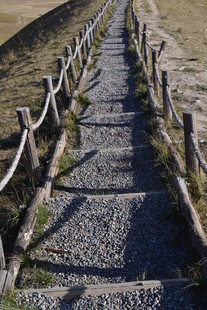 山间石径 蜿蜒通向远方