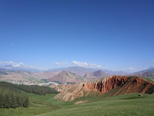壮美山地草原风光