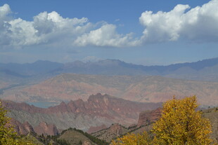 壮丽峡谷秋色景观