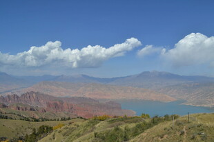 壮美湖山风景图