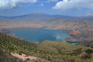 壮美山水湖景风光图