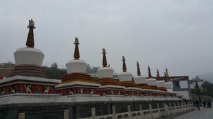 藏式白塔建筑景观