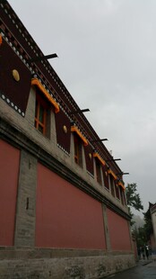 中式古建筑红墙屋檐景观