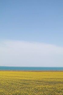 广袤草原上的蓝天美景