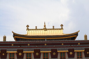藏式金顶建筑