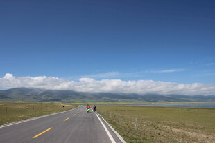 草原公路骑行风景